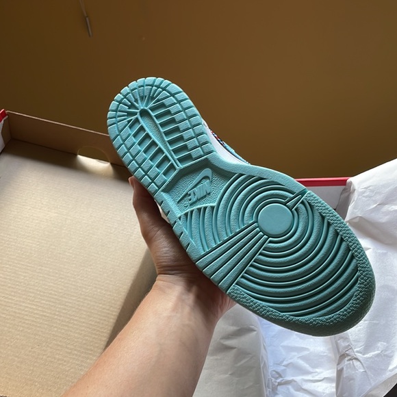 Nike Dunk Low - Picture 5 of 9